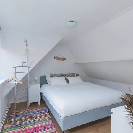 Salty Beachhouse Apartment