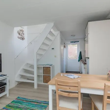 Salty Beachhouse Apartment